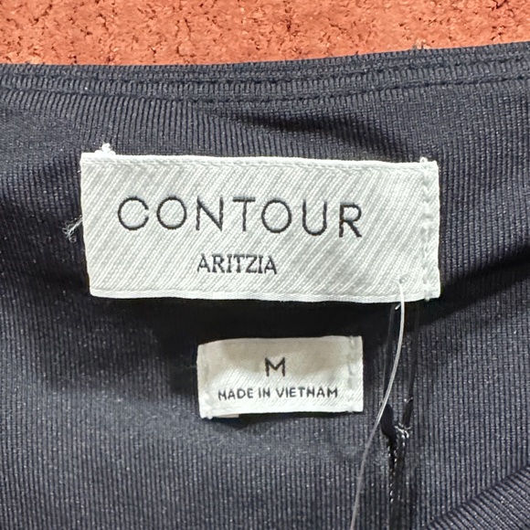 Aritzia
Contour Squareneck Longsleeve Mini dress - Picture 7 of 13